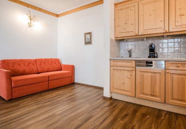 Couch und Küchenzeile