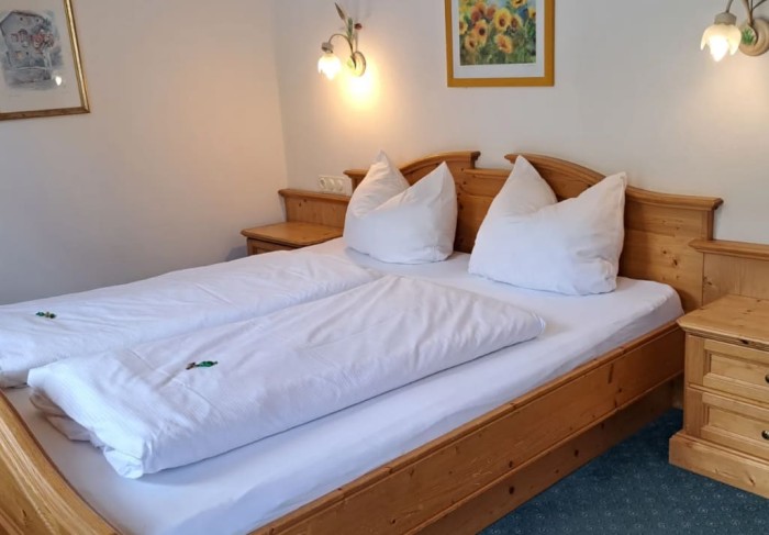 Bett im Schlafzimmer