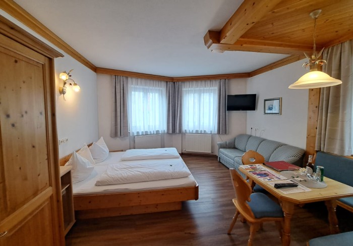 Schlaf- und Wohnbereich in der Ferienwohnung