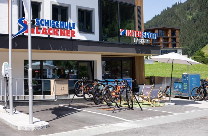 Eingang zum Sportgeschäft