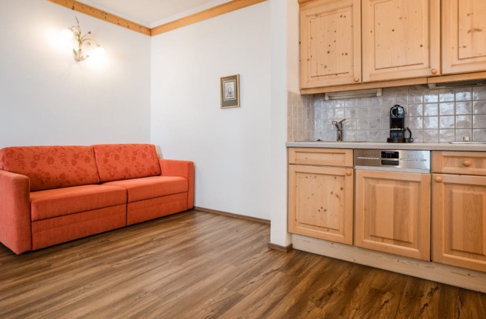 Couch und Küchenzeile