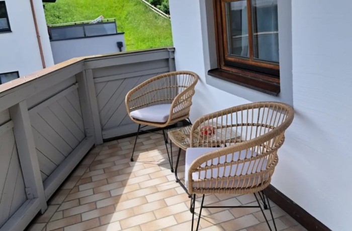 Balkon mit Stühlen
