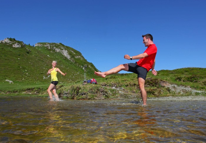Abkühlung im Bergsee im Großarltal © www.grossartal.info
