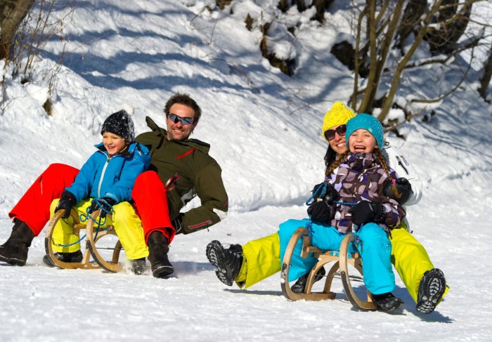 Rodelpartie mit Kindern im Urlaub im Salzburger Land © www.grossarltal.info