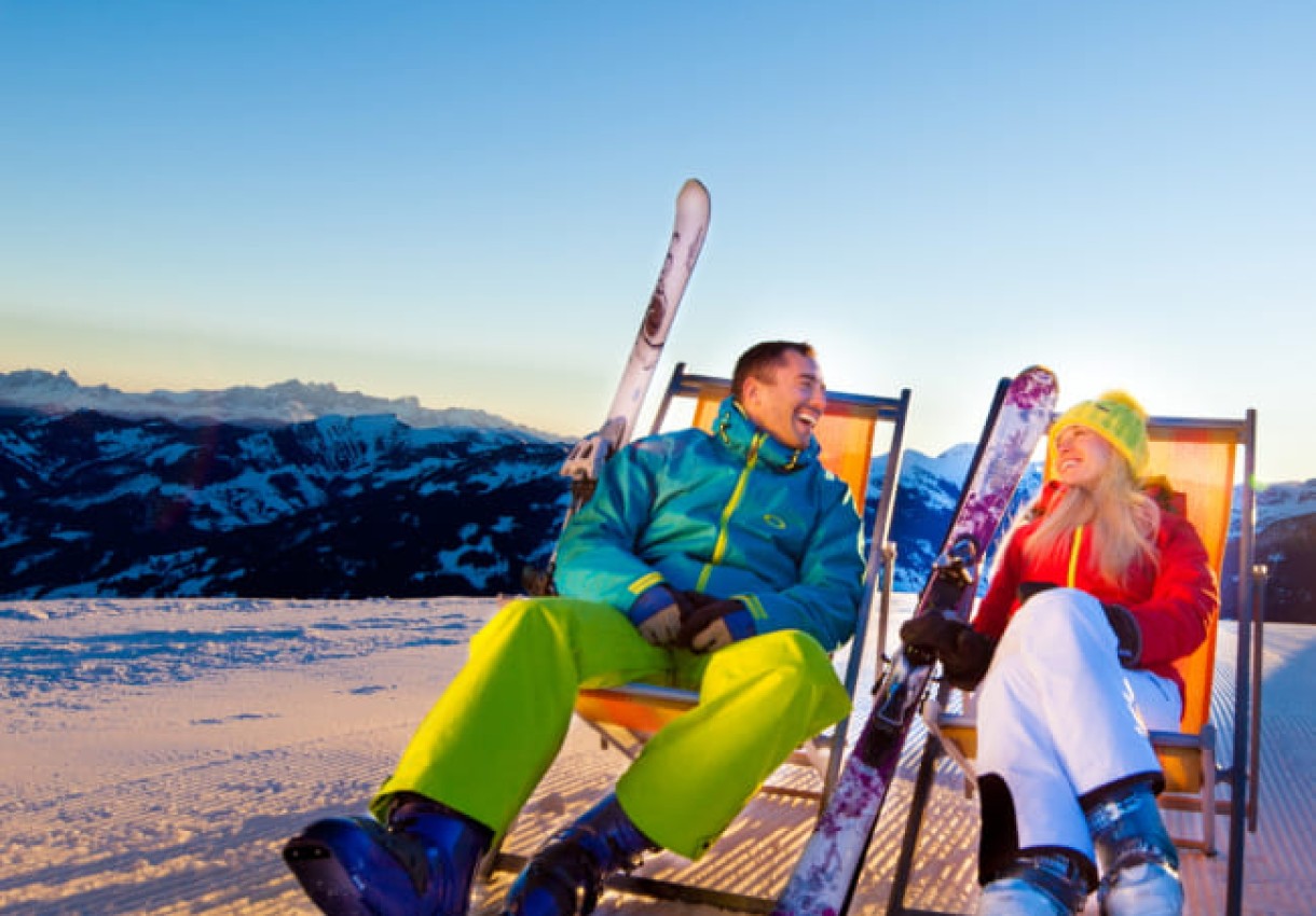 Sonnenskilauf in Ski amad&eacute;