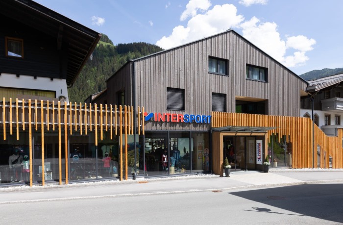 Sportgeschäft von aussen